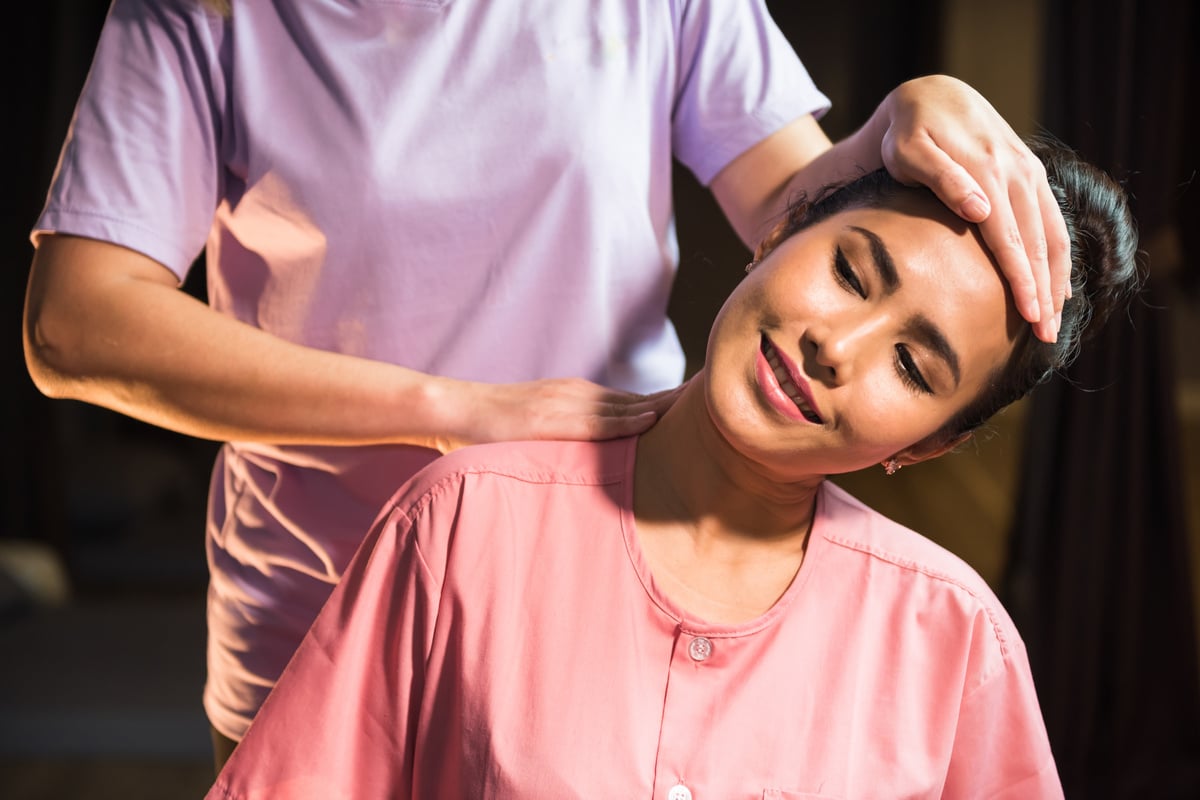 Thai massage neck and shoulder